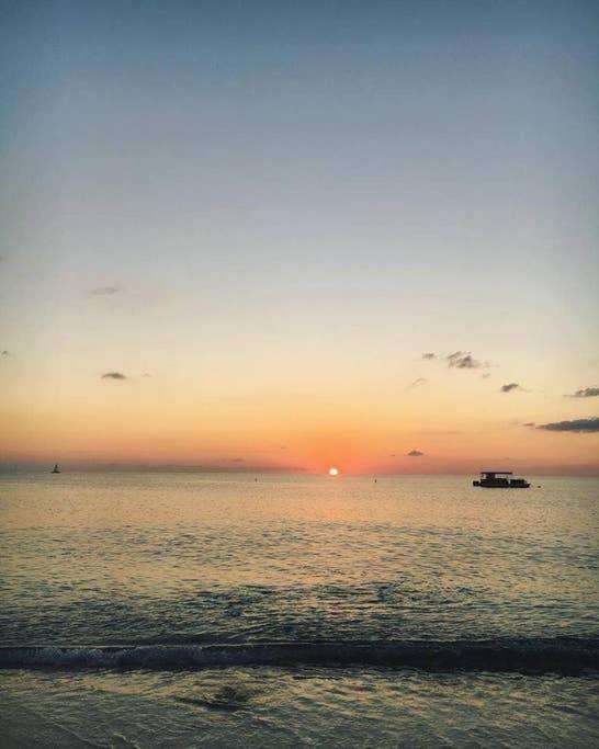 Beach Living At Island Pine Villas Blp ジョージ・タウン エクステリア 写真